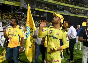 MS Dhoni Not Retiring