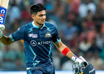 IPL Batsmen 800 Run Milestone